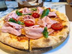 帕尔玛火腿配火箭生菜披萨-at cafe 意大利餐厅(集美店)