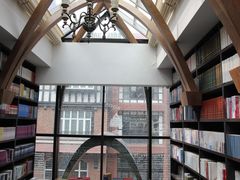 -钟书阁(松江泰晤士小镇店)