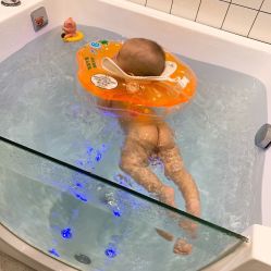 -Pony Baby宝尼婴幼儿游泳SPA馆