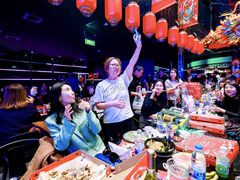 -VIVA·百人年会团建篮球场轰趴馆
