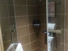 -西安大雁塔科技大学地铁站亚朵酒店