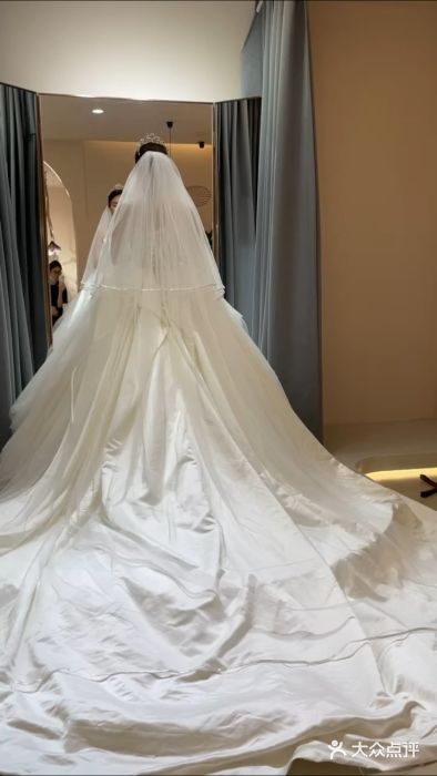 Color卡诺婚纱礼服馆(南京严选店)图片