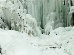 -大平台龙居瀑布旅游区
