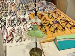 -宏宇眼镜蔡司依视路折扣店(兆佳眼镜城店)