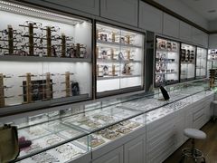 -翰佐蔡司小乐圆·依视路星趣控·暴龙眼镜折扣店