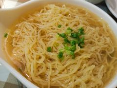 招牌鲜虾云吞面-新大咀港式茶餐厅(宝山万达店)