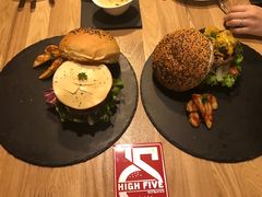 -HIGH FIVE哈福手工汉堡(桂林路店)