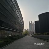 几个月时间，从门庭若市到零零散散的客流，以及一些关门