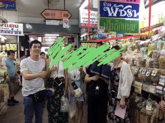 骗子的门面-瓦洛洛传统市场
