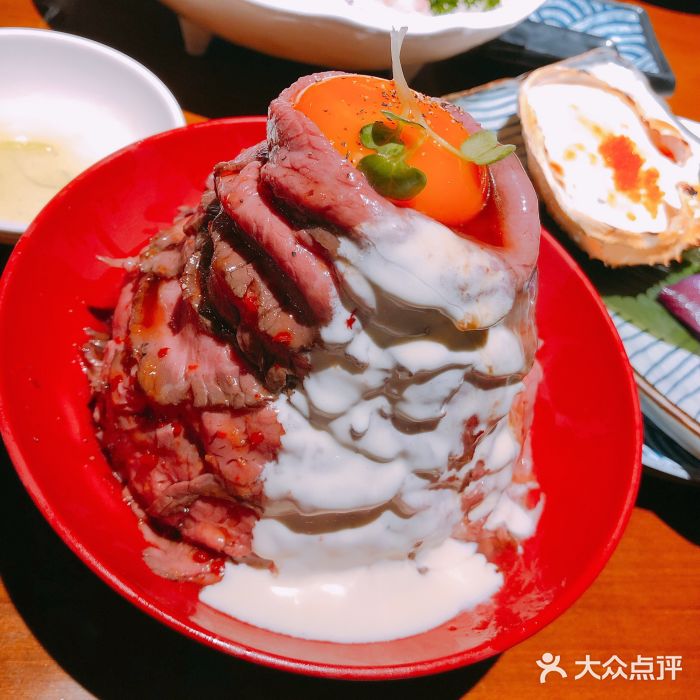 魔丼屋(日月光店)魔王慢烧牛肉丼图片