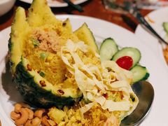 特色菠萝海鲜炒饭-明泰谷泰国餐厅(正大广场店)