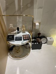 -香港倾城国际·美容美体中心