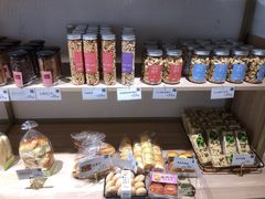 -顶东面包花园·生日蛋糕(世博店)
