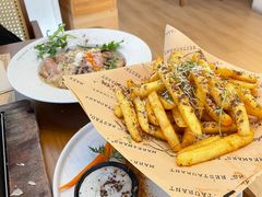 -Mark&Mars Restaurant