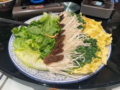 -帅巴人舅母子腊蹄民俗村