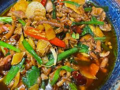 -老滇山寨•云南特色菜•地方菜•民族风情歌舞表演(金碧店)