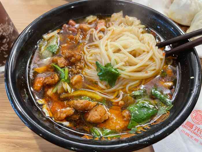 小高米线(双桐巷店)-"周六跟姐妹逛街中午去吃的,点了我最爱的鸡.