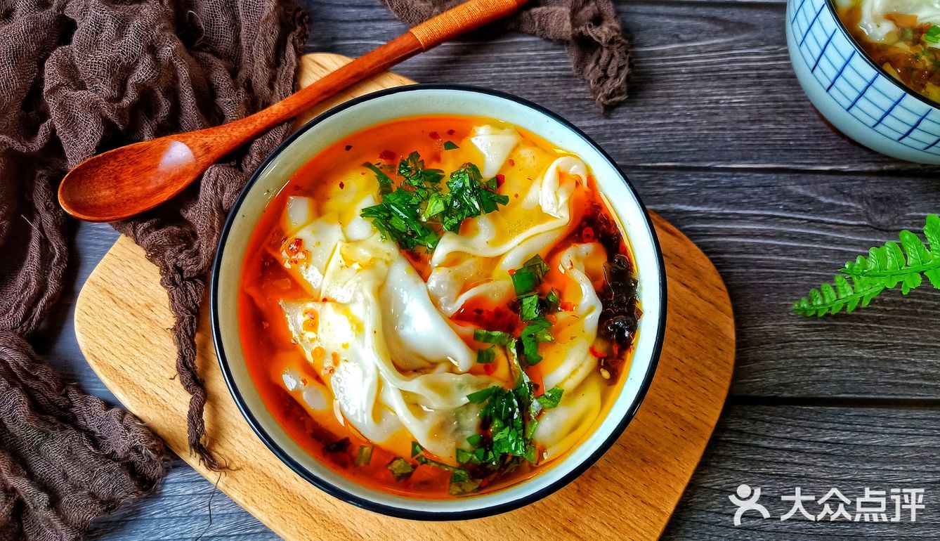 简单快速营养早餐，辣油鲜虾馄饨❗