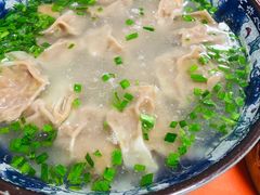 三鲜牛肉馄饨-老新隆牛肉锅贴(新街口店)