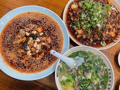 -杨三娘跷脚牛肉(羊子山西路店)