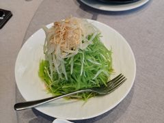 爽口有机青笋拌蛰皮-谷语中餐厅