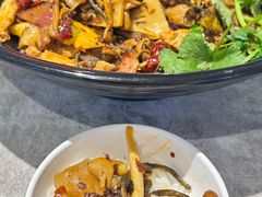 -川山城麻辣香锅(鼎汇美食城店)