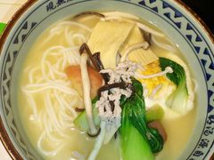 -蒙自源米线大王(东站店)