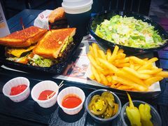 -The Habit Burger Grill 哈比特汉堡(爱琴海店)