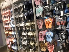 -名创优品(山东青岛市新业广场店)