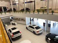 -杭州中沃沃尔沃4S店(滨江区店)