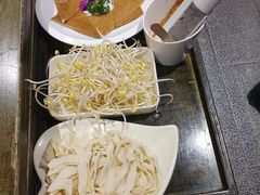 -宽板凳老灶火锅(台湾街店)