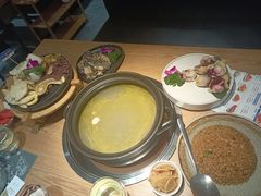 -一朵菌·野生菌探索家火锅(南亚店)