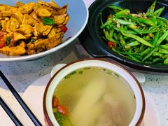 玉米龙骨汤-胡子大厨·超级小炒肉(华润店)