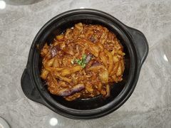 马鲛咸鱼茄子煲-九龙茶记·粤式餐厅融合菜(鹭江店)