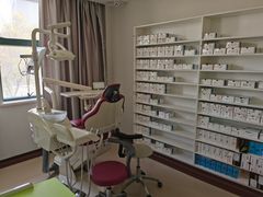 -茂菊口腔连锁(浦东南路店)