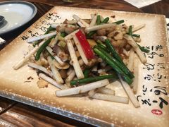 花生芽炒烧肉-鼎盛私厨·新派顺德菜(上河坊店)