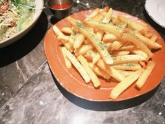 -LESCEDARS Brasserie Bistro香柏树