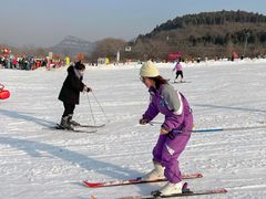 -济南卧虎山滑雪场