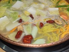 -洱火云南酸菜牛肉火锅(石景山当代商城店)