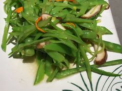 五彩花菇荷兰豆-云海肴·汽锅鸡·云南菜(高德置地店)