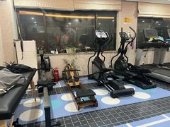 -迈劲健身专业私教(朝青汇店)