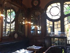 -Majestic Café