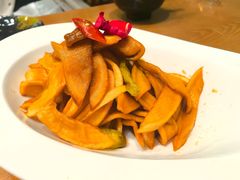 -海派美食·家宴海鲜青岛菜·石锅鲽鱼头(东方城店)