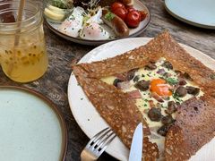 鸡蛋蘑菇熏肉荞麦可丽饼-RAC BAR(安福路店)