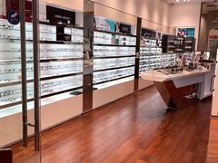 -LensCrafters亮视点·OAKLEY精选(静安嘉里中心店)