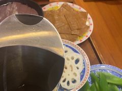 -沸炉重庆老火锅(军事博物馆店)