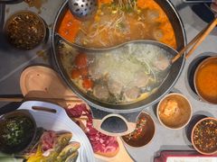 -苗阿哥酸汤牛肉火锅(体育场店)