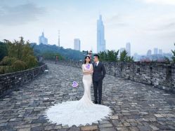 -雪中彩影婚纱摄影·微光艺术中心