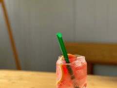 西柚蜜语苏打-花苑里咖啡(威远店)
