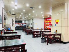 -牛一嘴·兰州牛肉面·大盘鸡(财富中心店)
